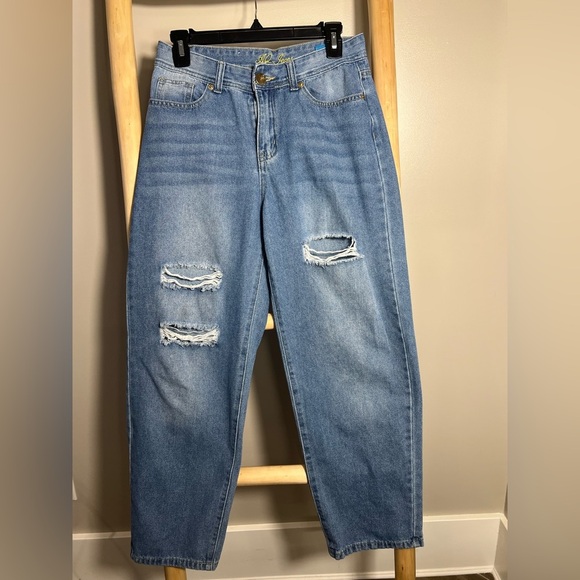 AQ size 7 Classic Blue Distressed Women's boyfriend Jeans - Picture 1 of 11